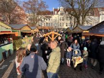 Świąteczny Jarmark na placu Rybaka. 