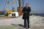 Premier D. Tusk wizytuje świnoujska inwestycje związana z terminalem LNG (02.10.2010)